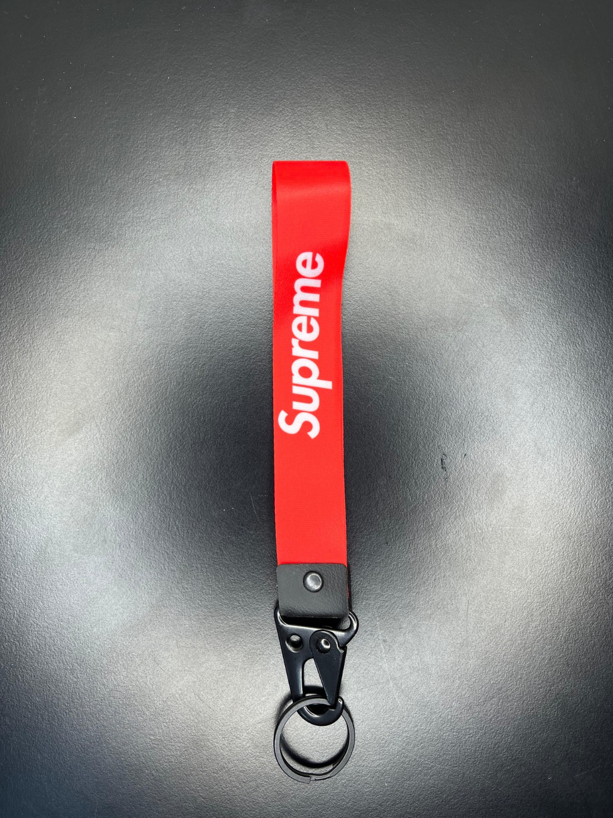 Supreme Logo Tasarımlı Kordon Anahtarlık - Urban Red Edition